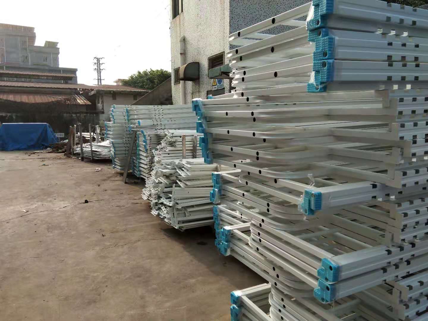廠區(qū)堆滿鐵床怎么辦？